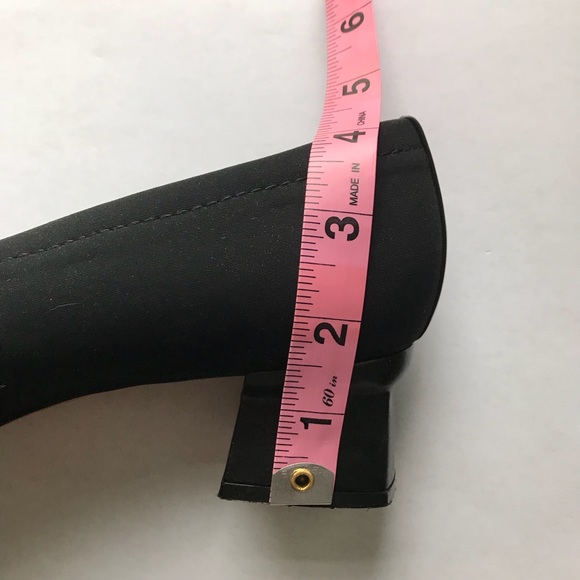 🆕 {STUART WEITZMAN} ‘Peau de Soie’ Classic Black Pump • Size 10.5 - Picture 5 of 10